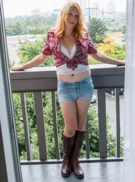 IllianeJigou image 0